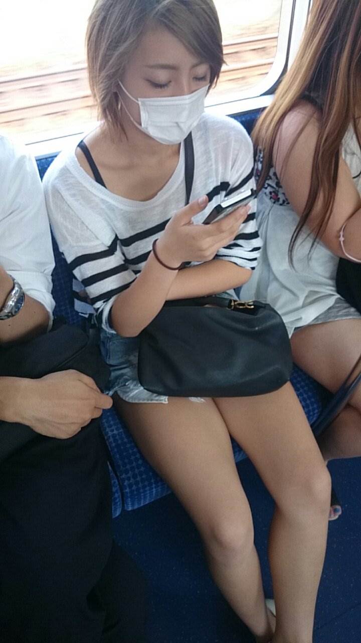 露出ギャル_素人_電車盗撮18