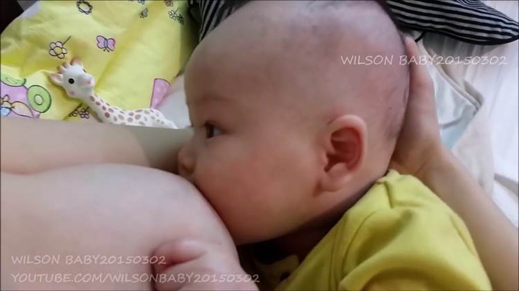 授乳_YouTube_素人動画画像09