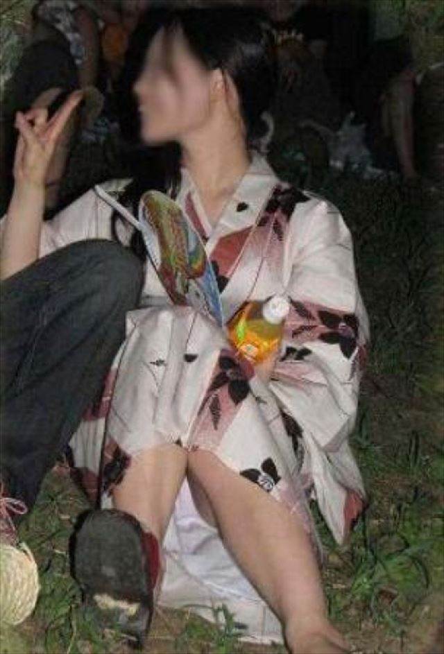 浴衣_パンチラ_盗撮エロ画像10