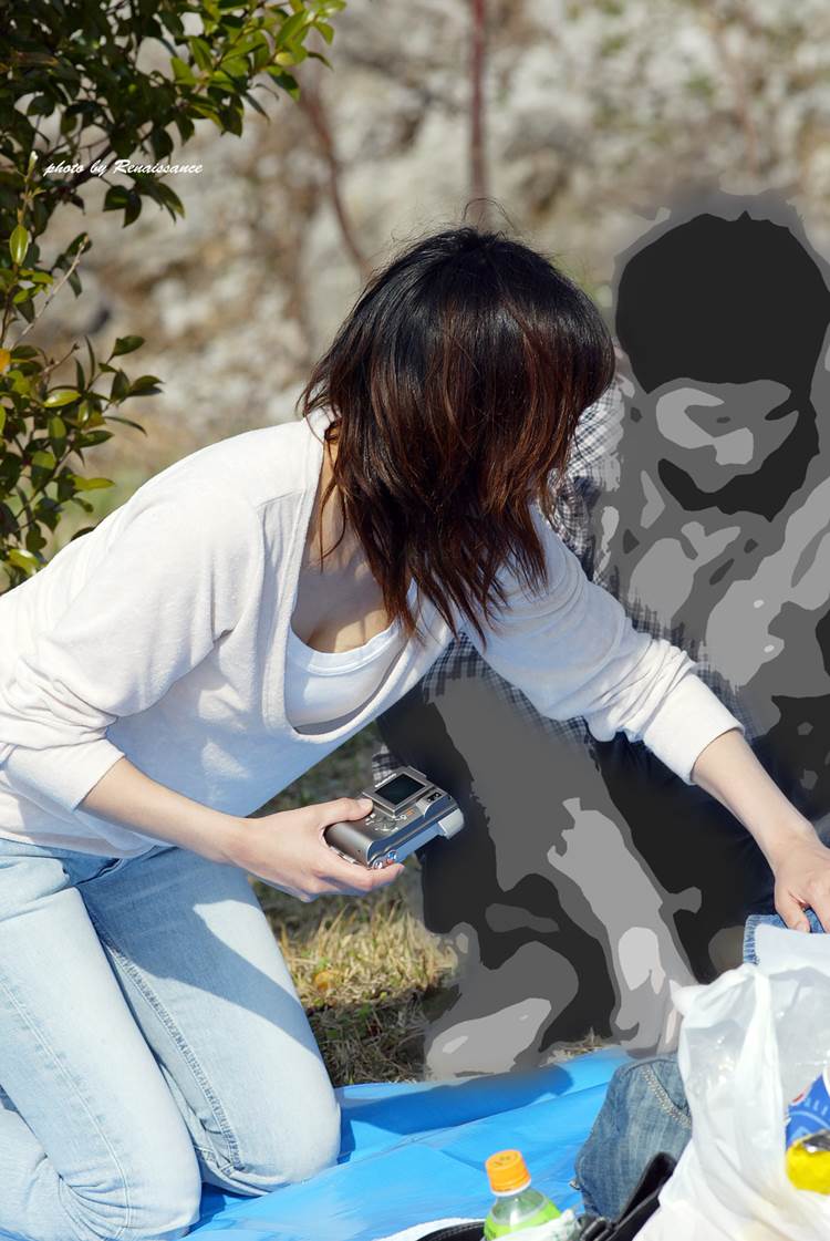 素人_巨乳_胸チラ_盗撮_エロ画像06