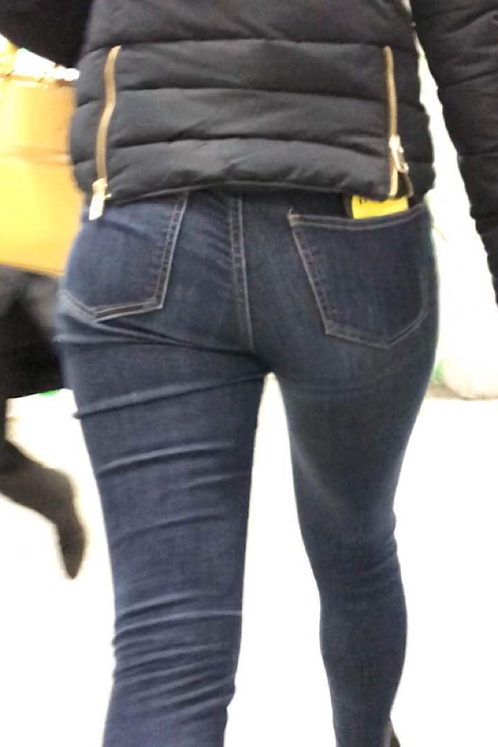 素人_デニムパンツ_街撮り_盗撮_エロ画像18