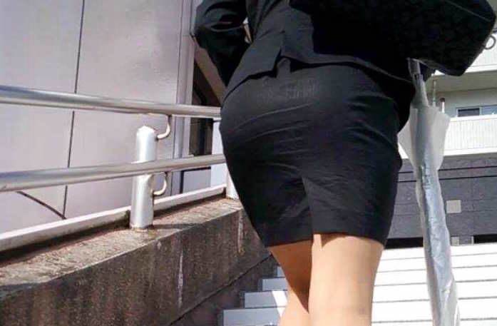 OL_タイトスカート_階段_盗撮_エロ画像18