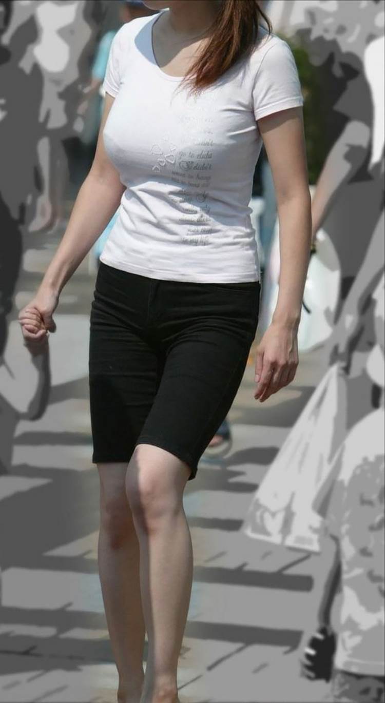 素人_白Tシャツ_街撮り_盗撮_エロ画像02