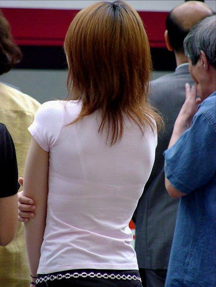 素人_白Tシャツ_街撮り_盗撮_エロ画像18