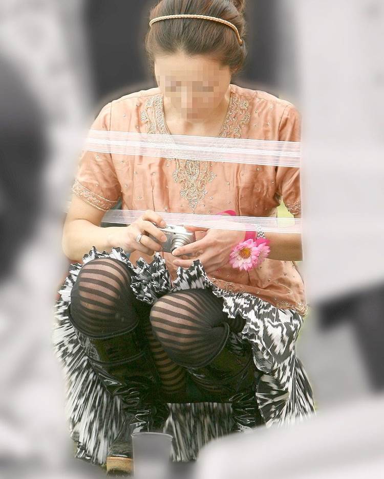 熟女_座りパンチラ_盗撮_エロ画像11