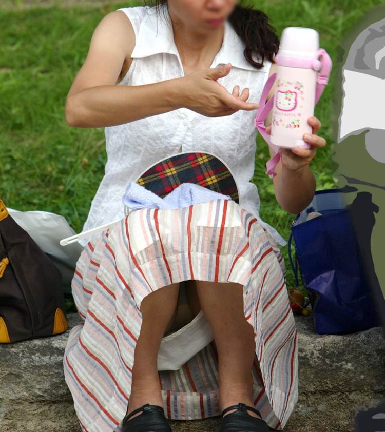 熟女_座りパンチラ_盗撮_エロ画像15