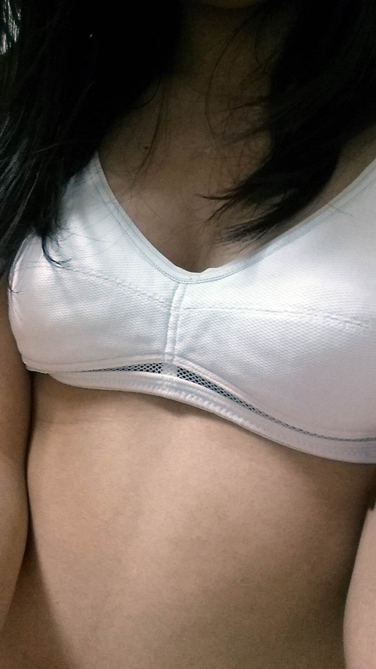 スポーツブラ_素人_自撮り_エロ画像08