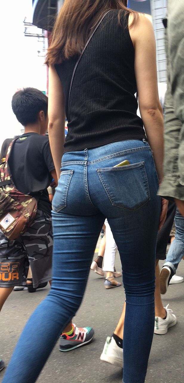 スキニーデニム_デカ尻_街撮り_盗撮_エロ画像07