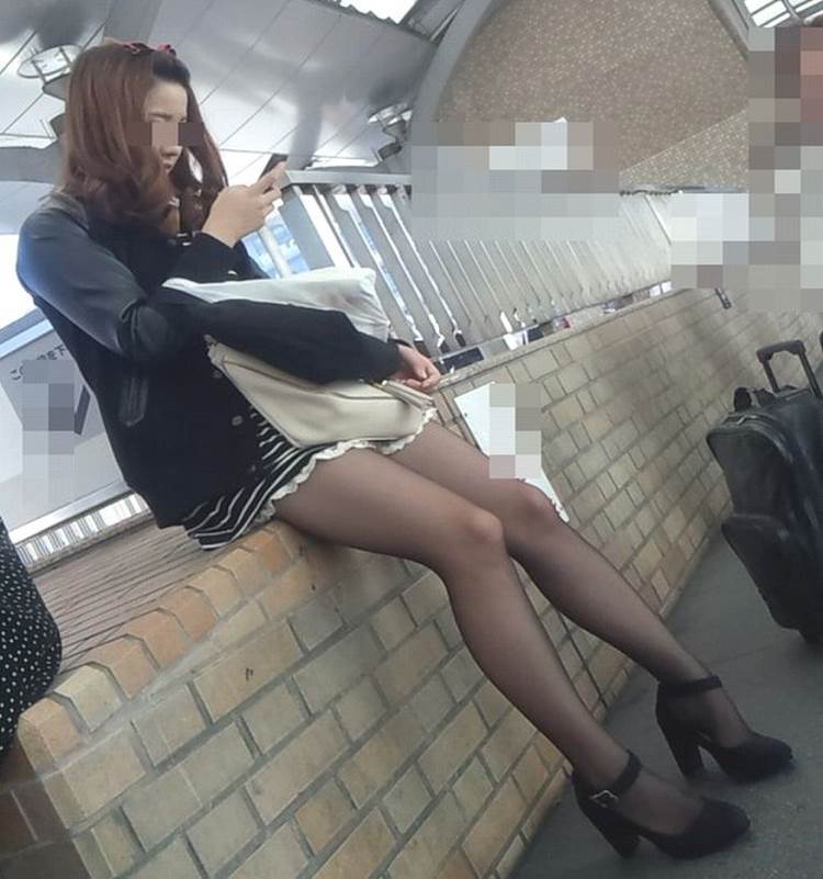 黒パンスト_冬服_素人_街撮り_エロ画像09