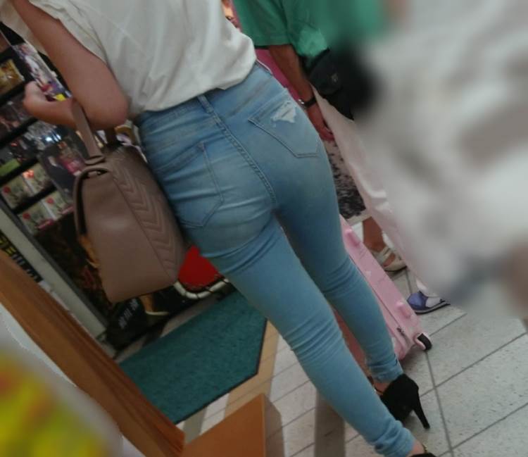 素人_デニム_街撮り_盗撮_エロ画像26