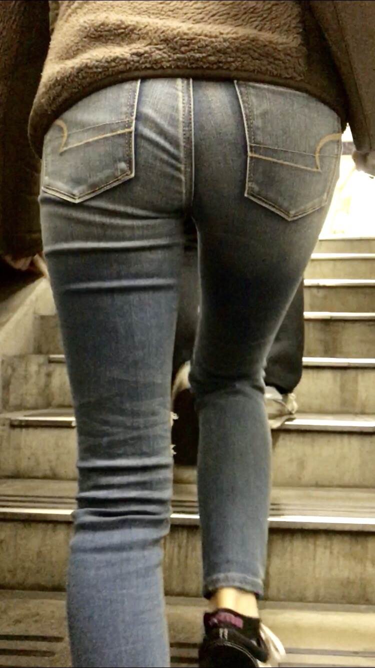 デニム_スキニージーンズ_盗撮_エロ画像14