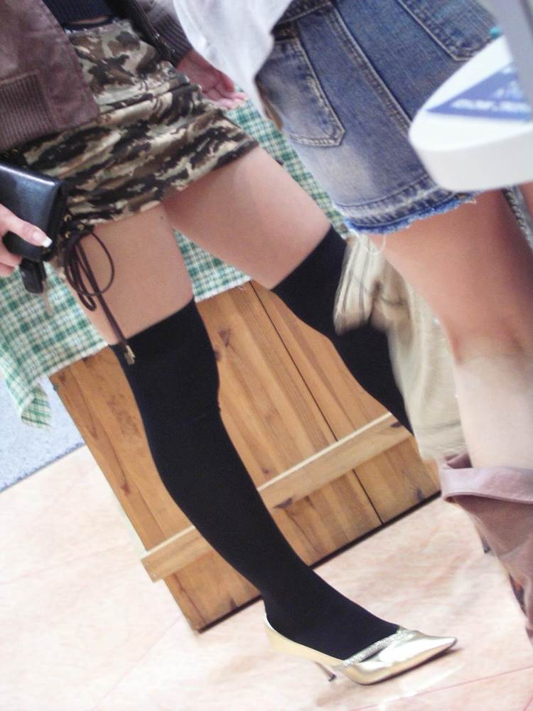 ニーソックス_絶対領域_太もも08