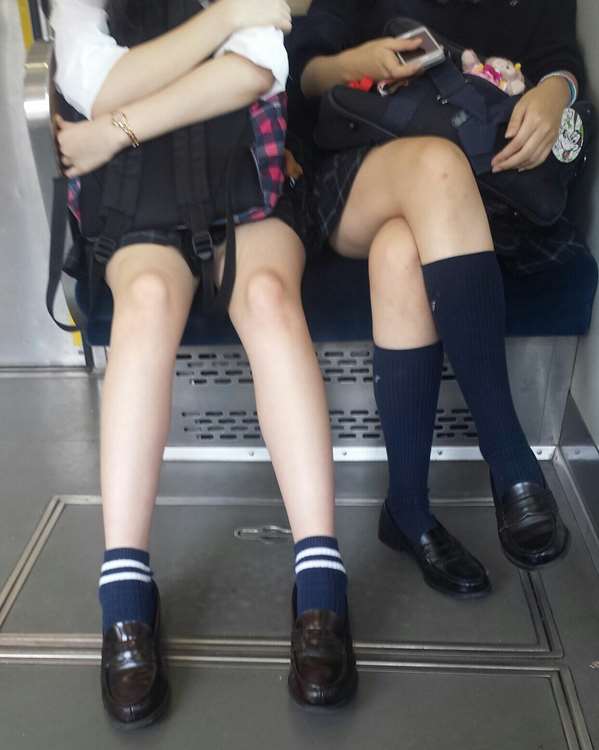 JK_太もも_足組み10