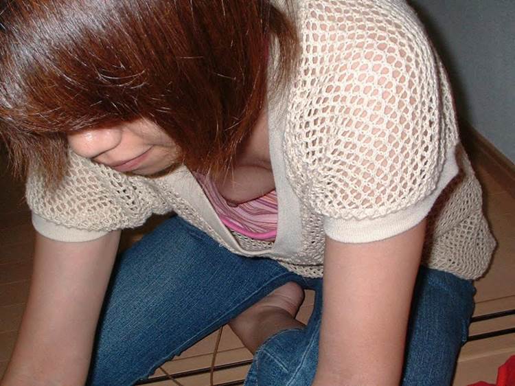 素人_胸チラ_乳首ポロリ12