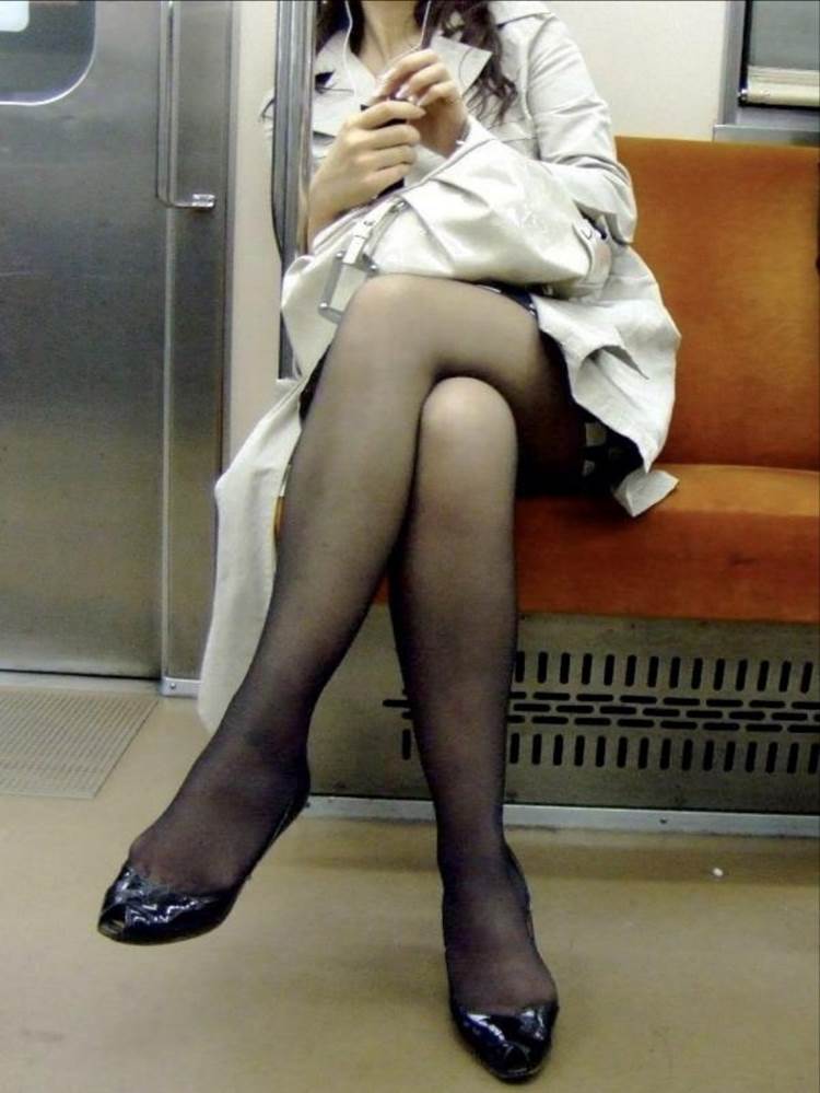 黒パンスト_足組み_街撮り盗撮13