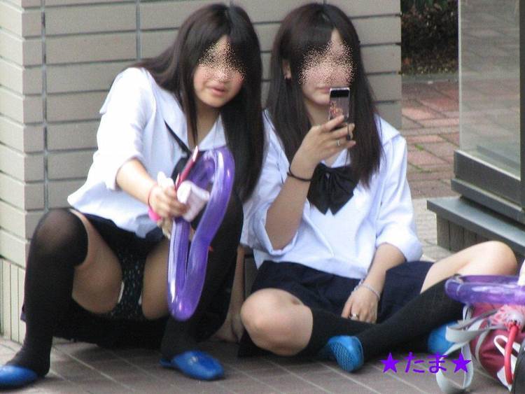 JK_座りパンチラ_街撮り盗撮画像03