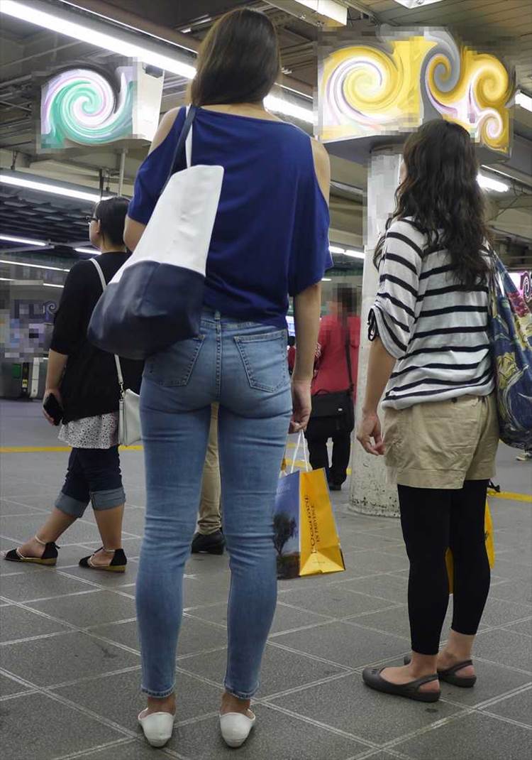 スキニージーンズ_デカ尻_街撮り盗撮09