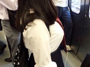 JK_着衣巨乳_制服_盗撮エロ画像
