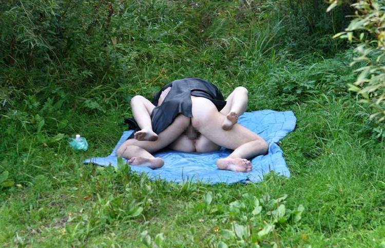 青姦_野外セックス_公園_盗撮エロ画像10