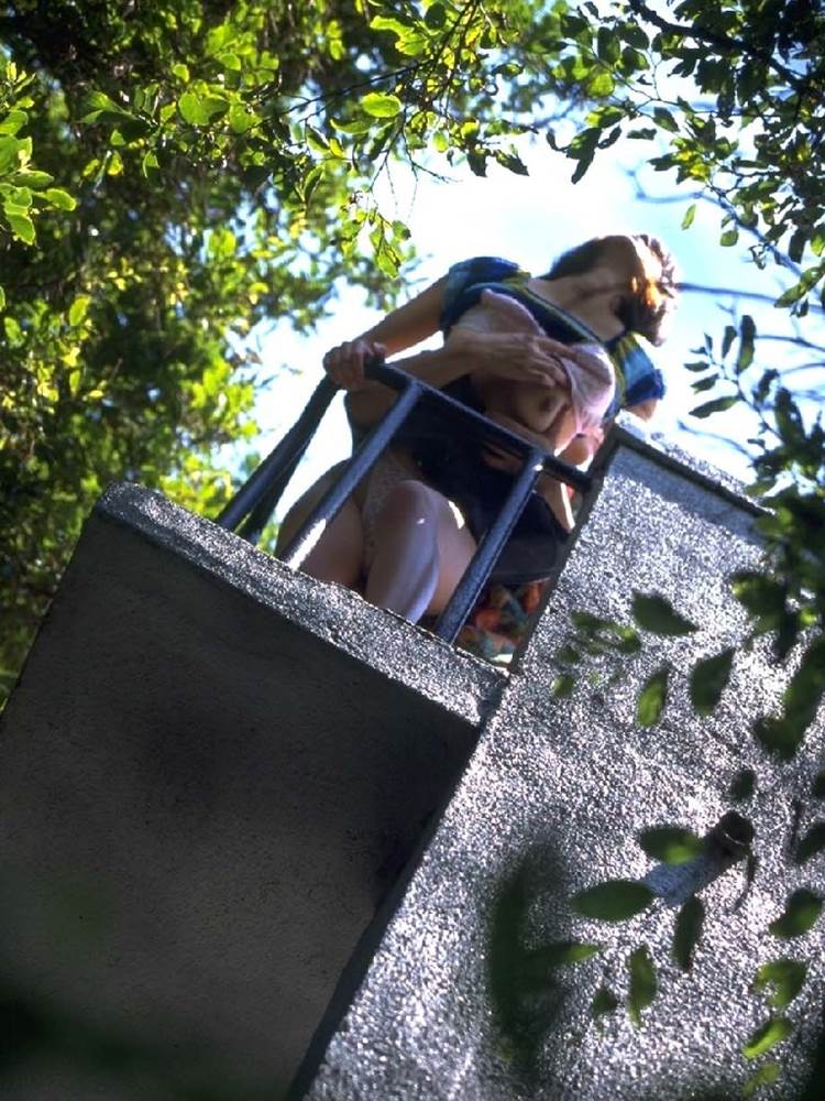 青姦_野外セックス_公園_盗撮エロ画像08