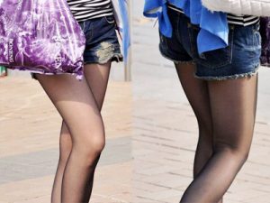 黒パンスト_デニムホットパンツ_街撮り盗撮