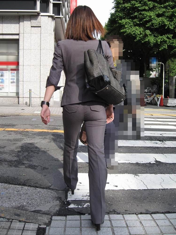 OL_グレーパンツ_小尻_街撮り_エロ画像18