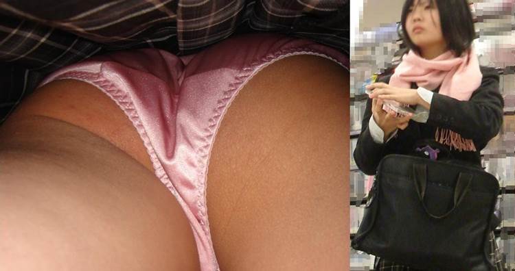 勉強も授業も真面目そうに受けるJKも意外と派手なピンク下着を着用w