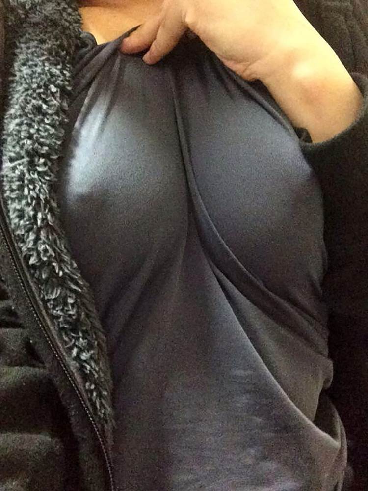 素人_ノーブラ_乳首ポッチ_自撮り_エロ画像09