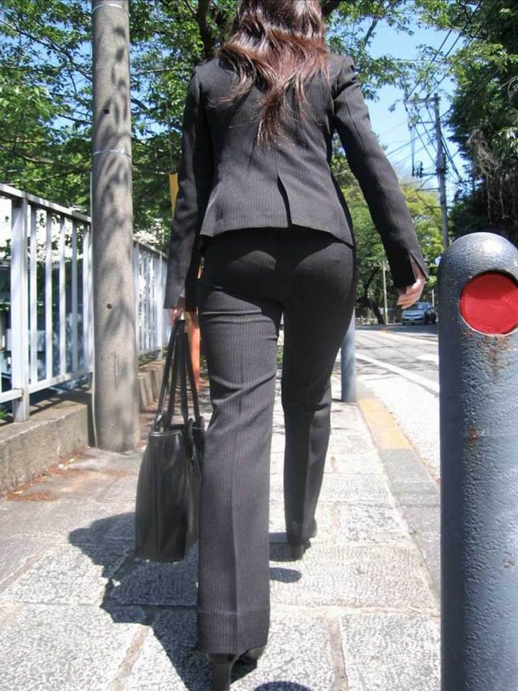素人_OL_黒パンツ_街撮り_盗撮_エロ画像18