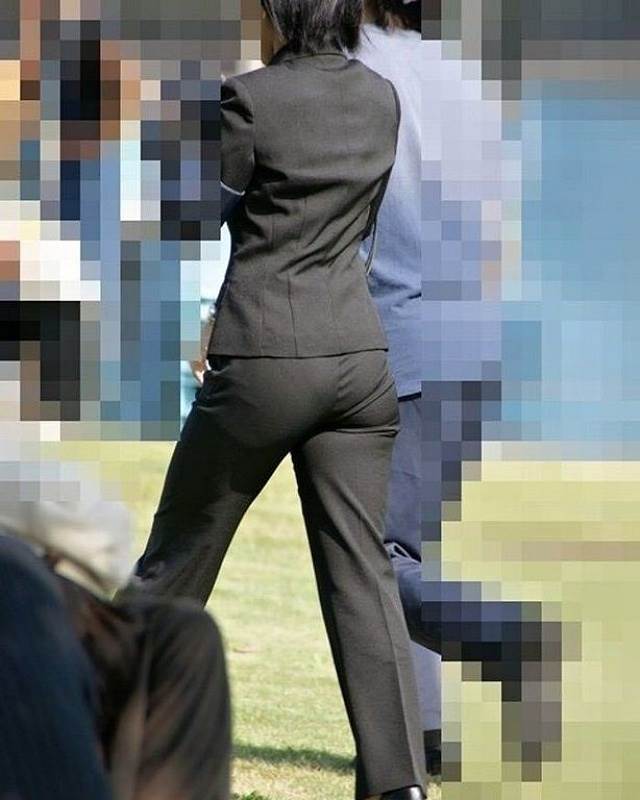 素人_OL_黒パンツ_街撮り_盗撮_エロ画像09