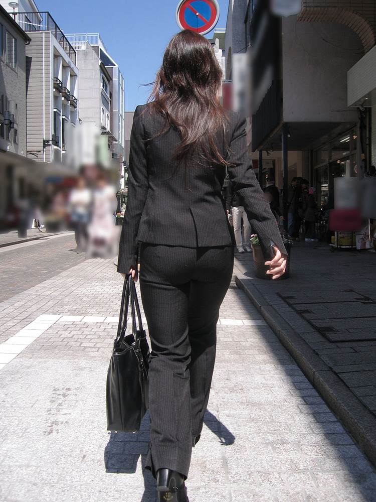 素人_OL_黒パンツ_街撮り_盗撮_エロ画像14