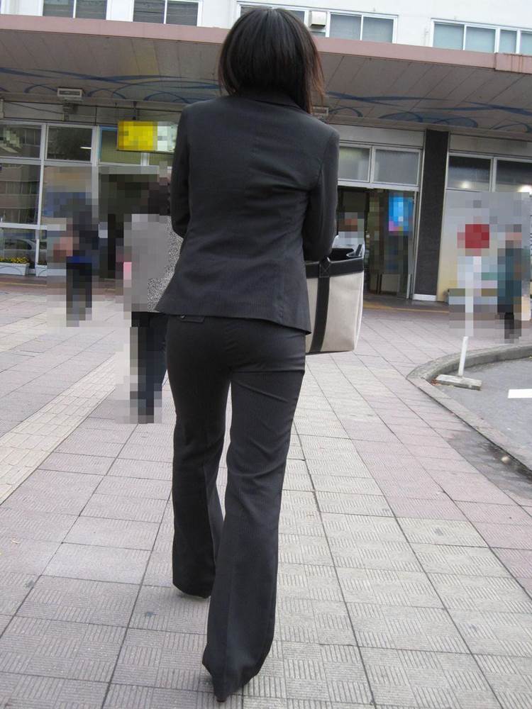 素人_OL_黒パンツ_街撮り_盗撮_エロ画像20