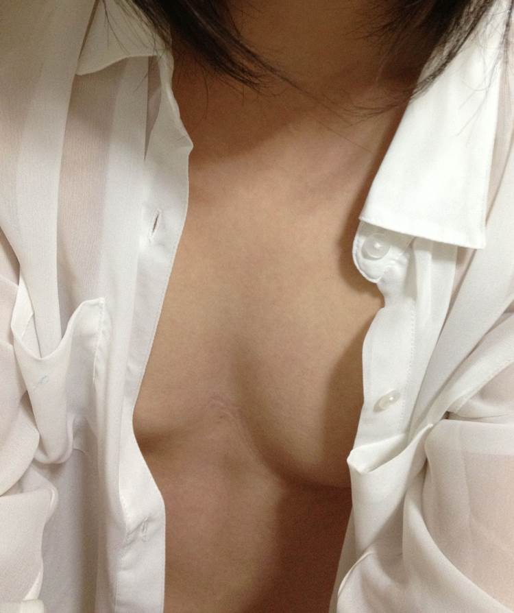 素人_Yシャツ_貧乳_自撮り_エロ画像07