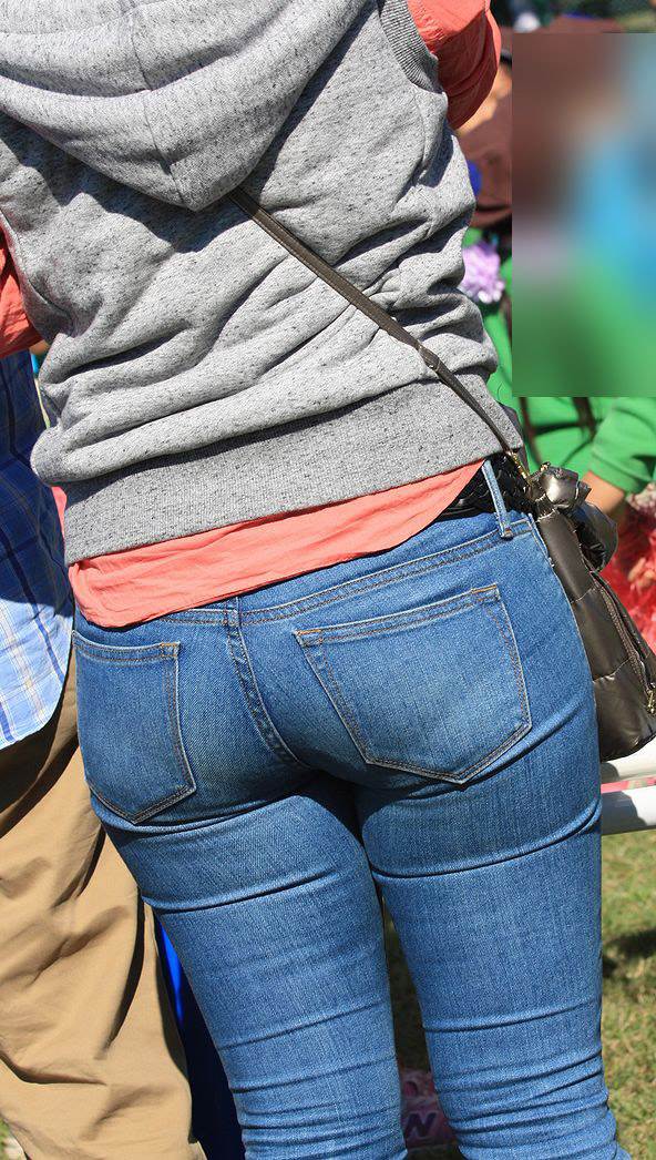 素人_デニムパンツ_街撮り_盗撮_エロ画像02