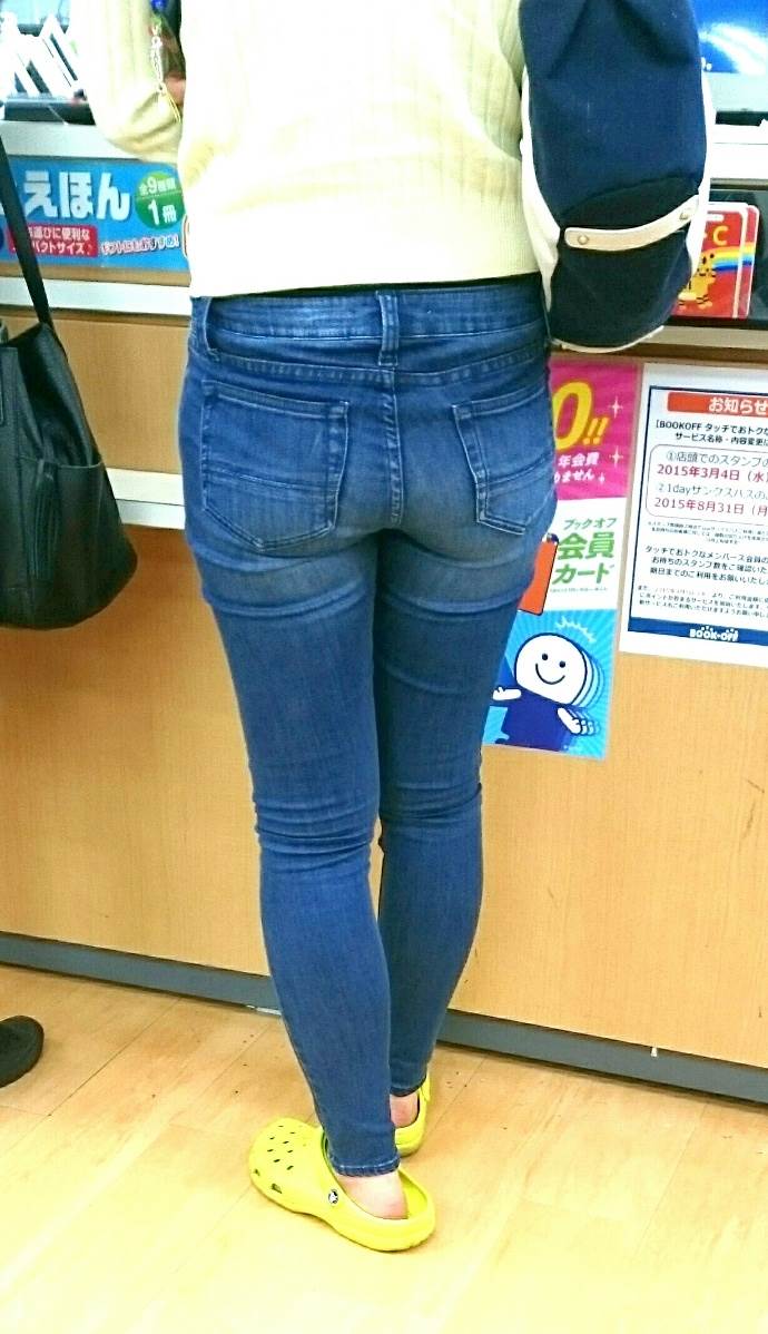 素人_デニムパンツ_街撮り_盗撮_エロ画像03