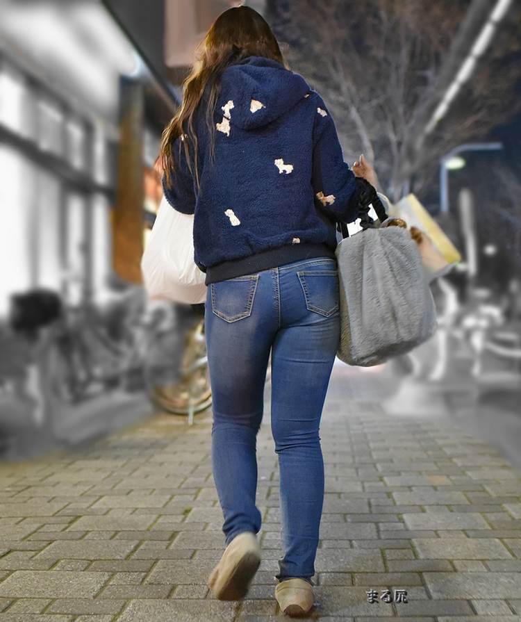 素人_デニムパンツ_街撮り_盗撮_エロ画像13