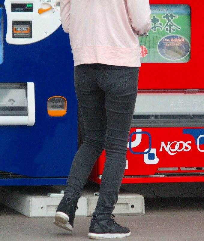 黒スキニー_素人_街撮り_盗撮_エロ画像20