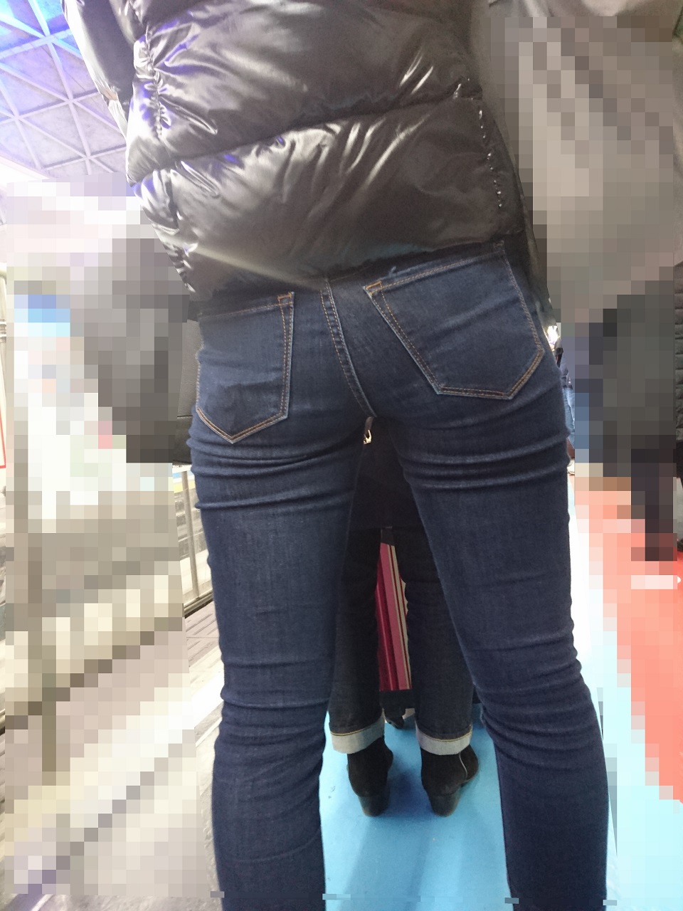 スキニージーンズ_素人_街撮り_盗撮_エロ画像08