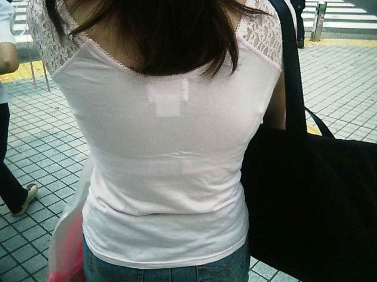 人妻_素人_透けブラ_街撮り_盗撮_エロ画像16