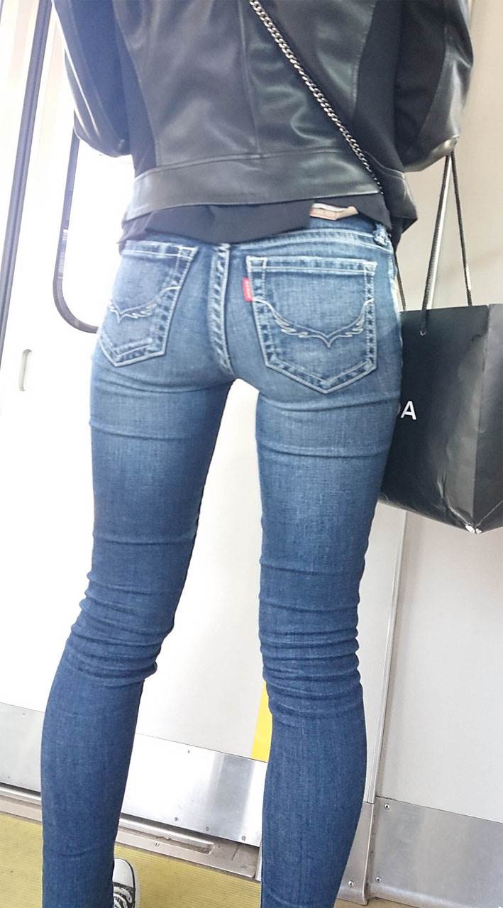 素人_大スキニー_青Gパン_盗撮_エロ画像13