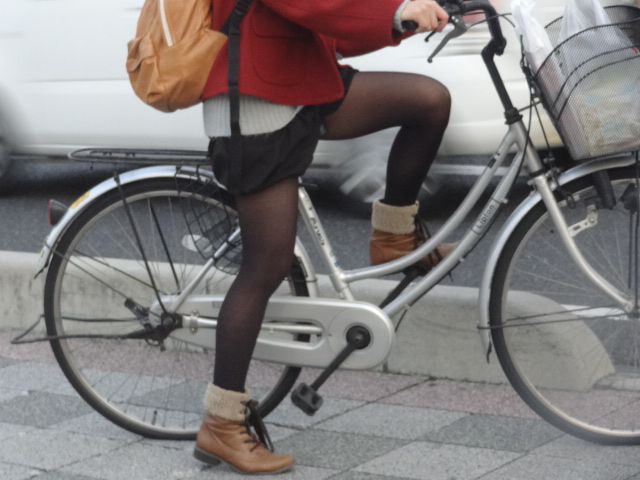 黒パンスト_自転車_素人_街撮り盗撮_エロ画像13
