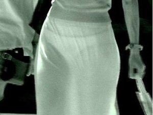 素人_赤外線カメラ_透け_街撮り_盗撮_エロ画像