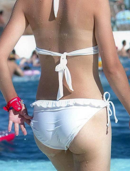 白ビキニ水着_素人_プール_盗撮_エロ画像04