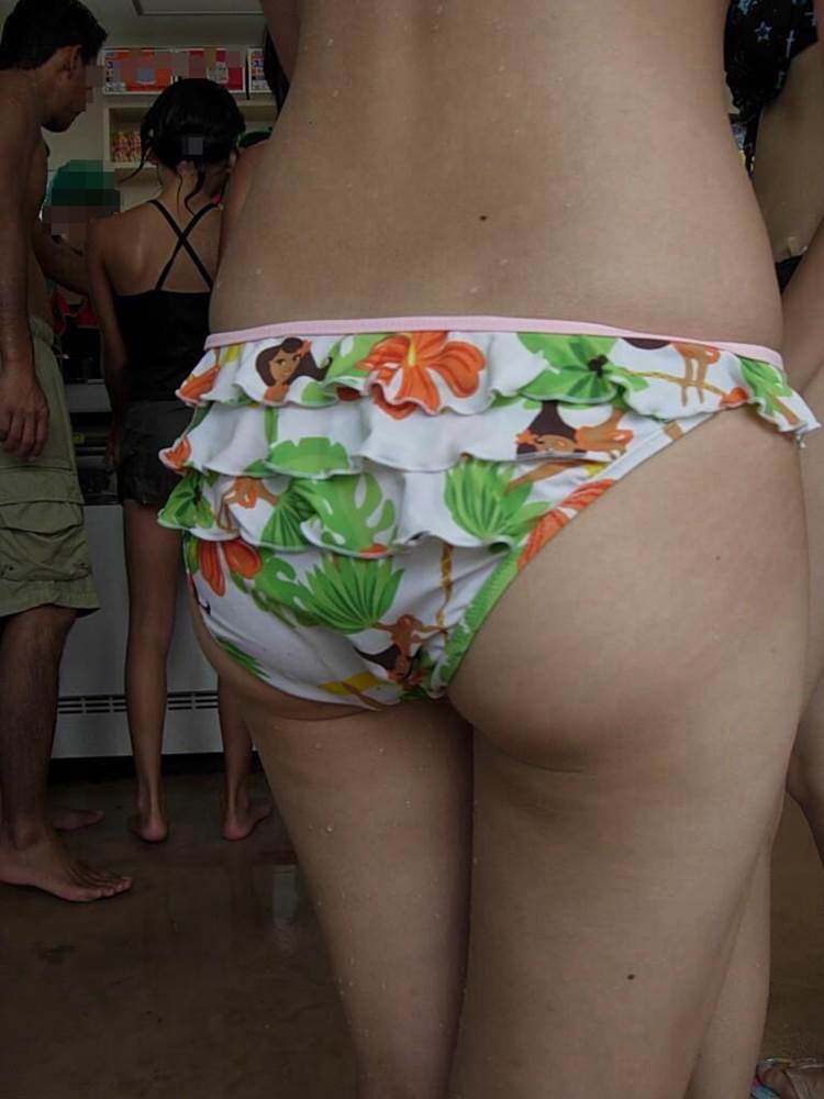 素人_水着_ハミ尻_接写_盗撮_エロ画像11