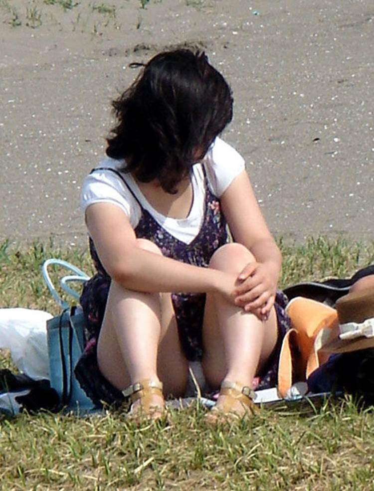 熟女_座りパンチラ_盗撮_エロ画像04