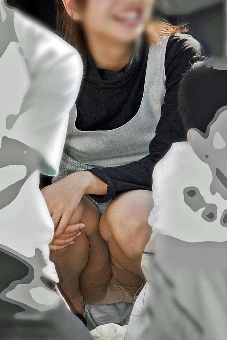 子連れママ_パンチラ_盗撮_エロ画像10