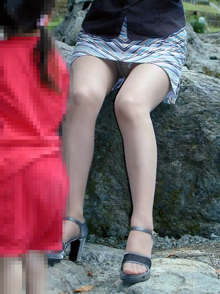 子連れママ_パンチラ_盗撮_エロ画像17