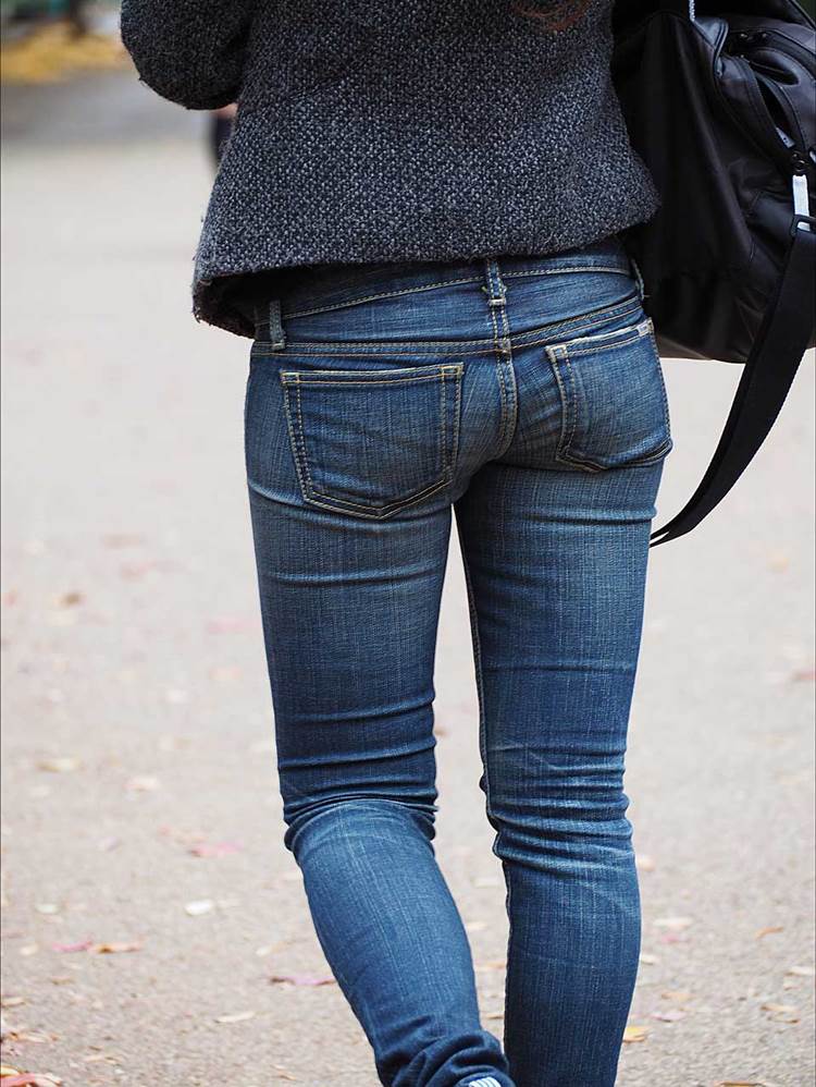 デニム_スキニー_街撮り盗撮_エロ画像05
