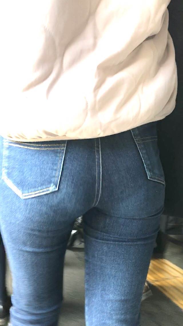 デニム_スキニー_街撮り盗撮_エロ画像09