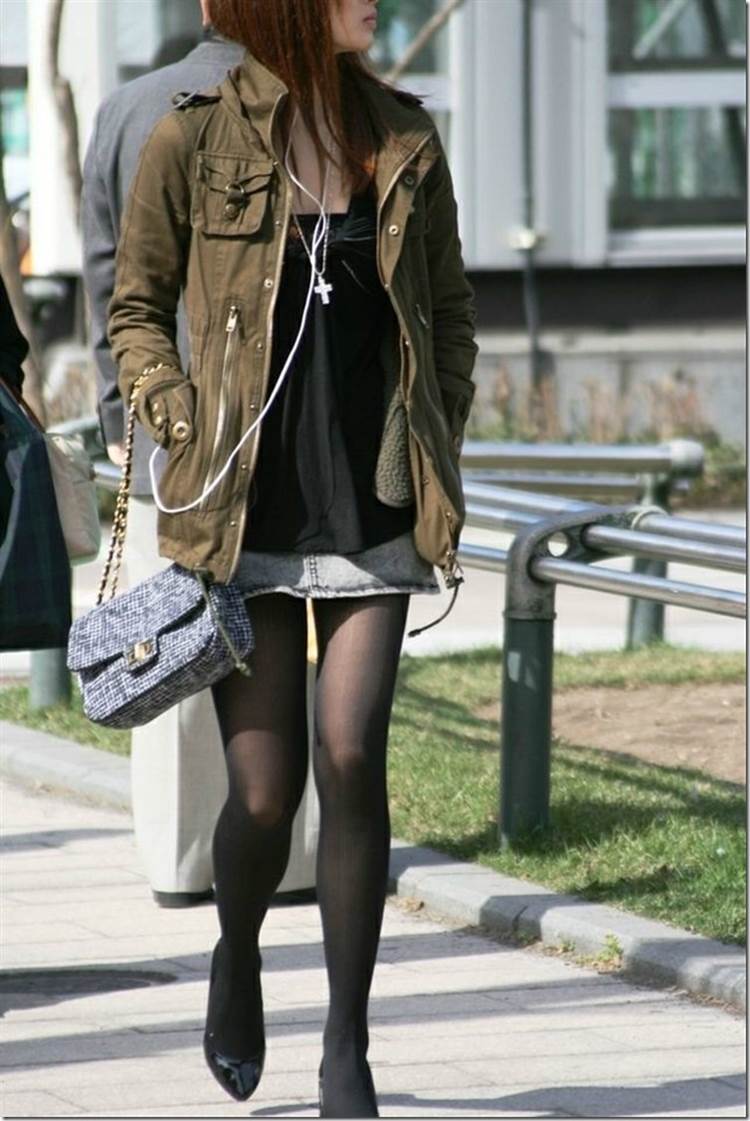 黒パンスト_冬服_素人_街撮り_エロ画像07